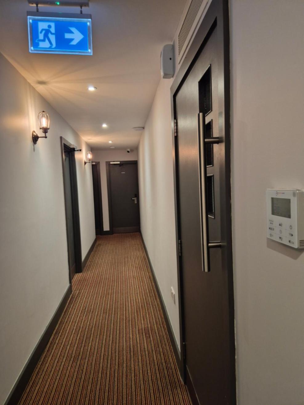 London City Airport Hotel Exterior photo
