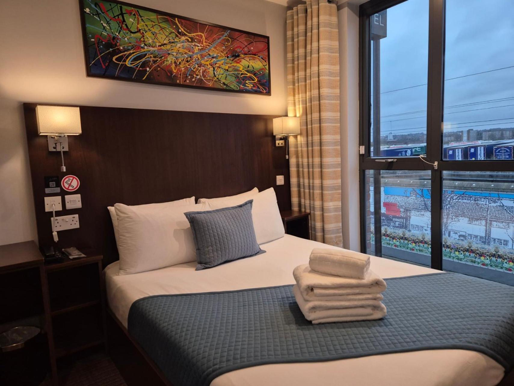 London City Airport Hotel Exterior photo