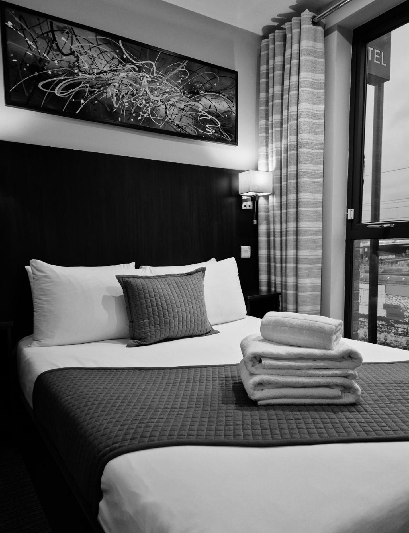 London City Airport Hotel Exterior photo
