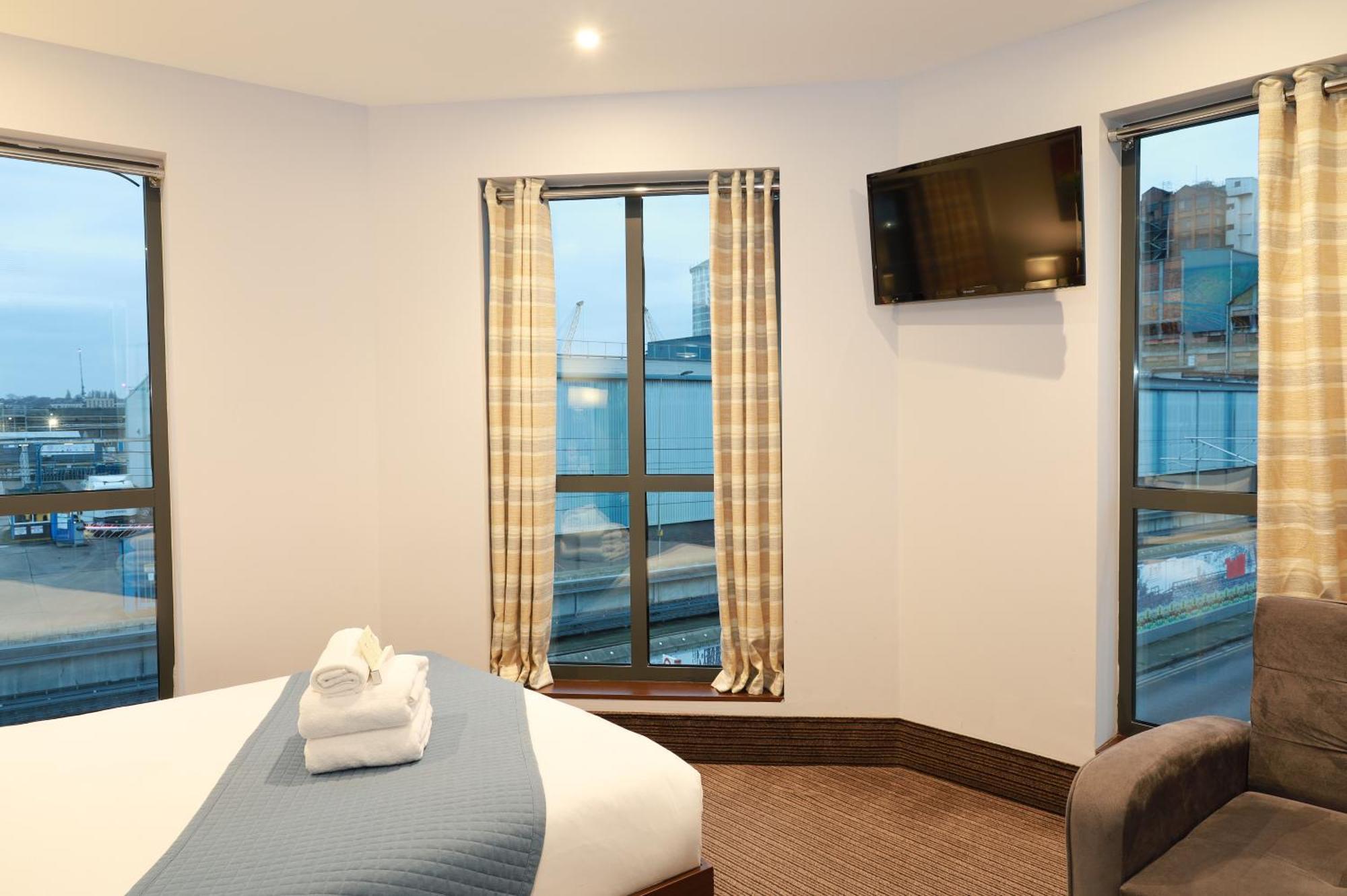 London City Airport Hotel Exterior photo