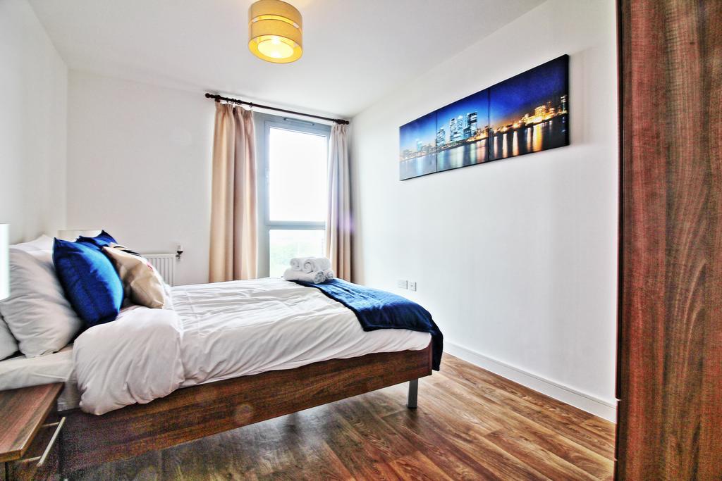 London City Airport Hotel Exterior photo