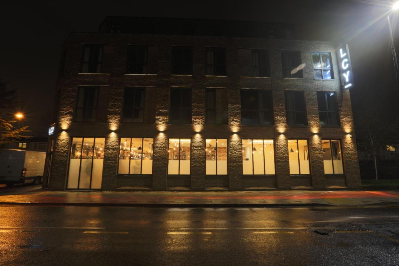 London City Airport Hotel Exterior photo