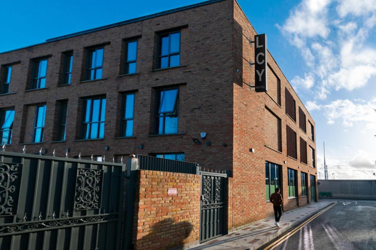 London City Airport Hotel Exterior photo